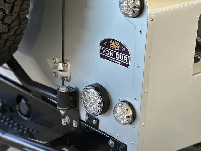 2000 Von Dur Land Rover Defender 110