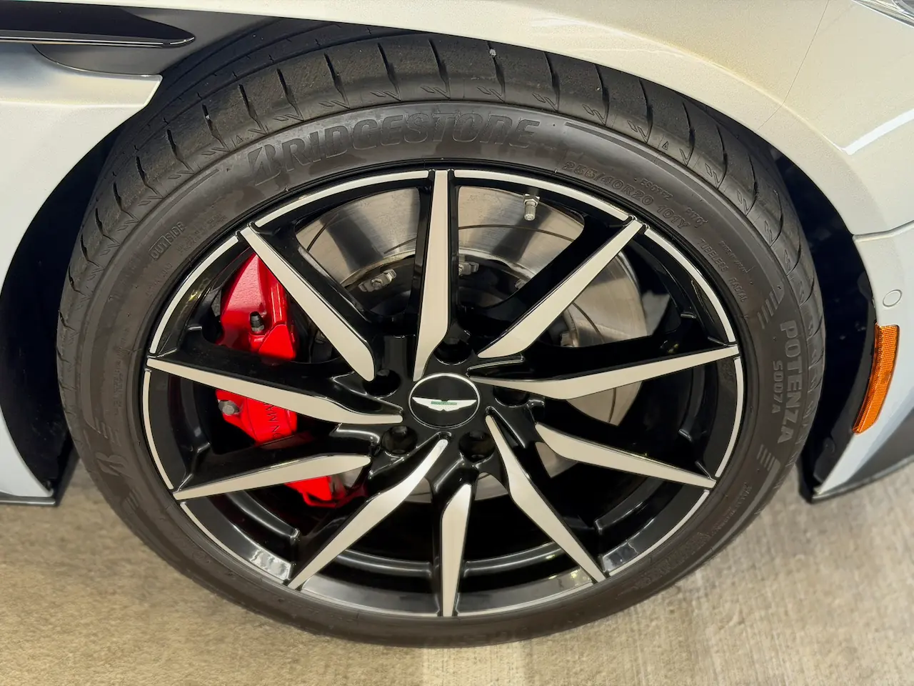 2017 Aston Martin DB11 — photo 14 of 40 — Turismo Auto Group