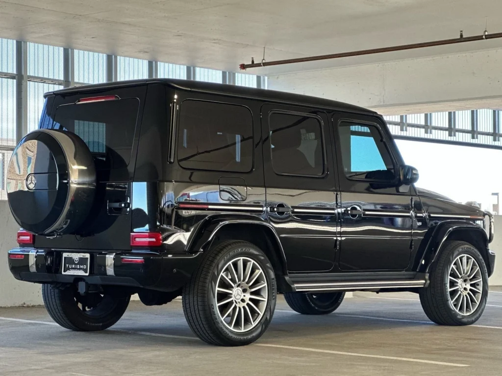Mercedes-Benz G-Class 550