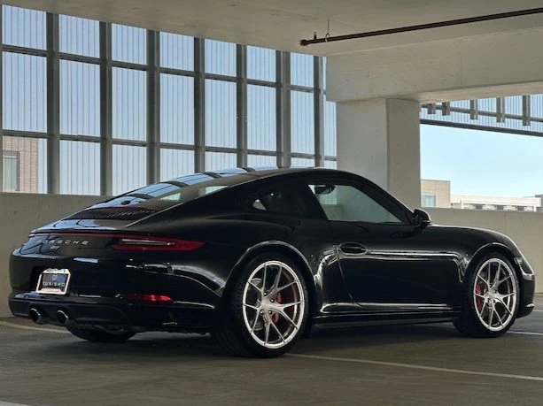 Porsche 911 Carrera 4S (991)